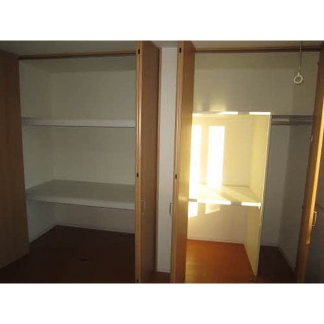 瑞穂市牛牧のアパートの収納