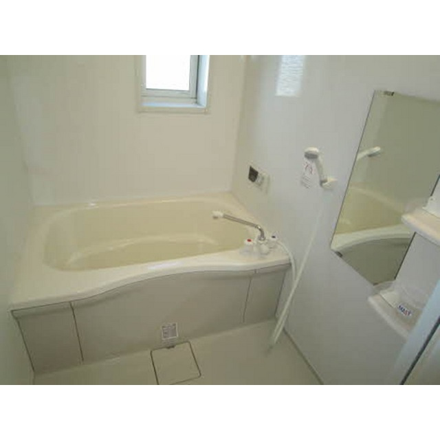 瑞穂市牛牧のアパートの浴室