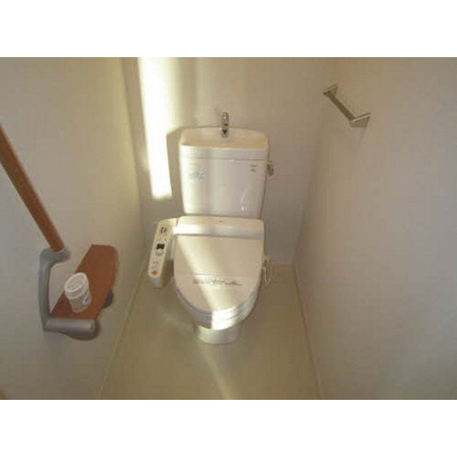 瑞穂市牛牧のアパートのトイレ