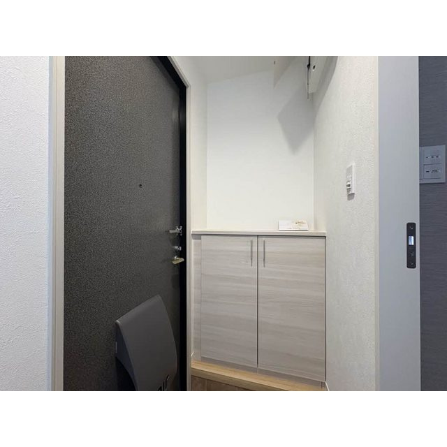 瑞穂市横屋のアパートの玄関