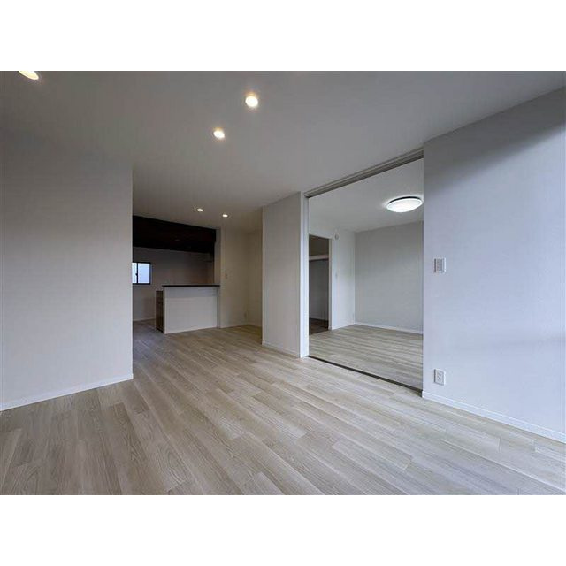 瑞穂市横屋のアパートの居間・リビング