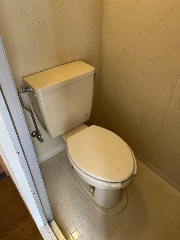 【トイレ】 | ＩＫＩ妙蓮寺 | 清潔感のあるトイレです