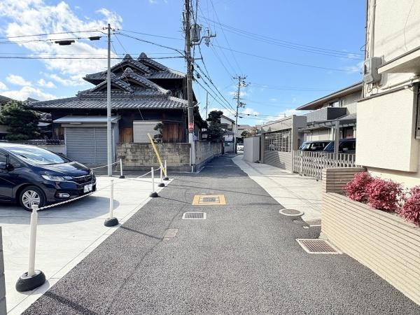 【前面道路含む現地写真】
