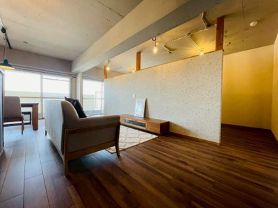 【居間・リビング】 | サンピア久米田 | 【リビング】
お友達を呼んでも十分な広さのリビング♪