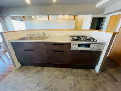 【キッチン】 | サンピア久米田 | お料理も捗る3口コンロ付きです♪