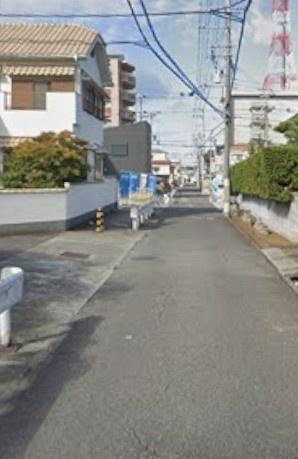 【前面道路含む現地写真】