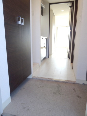 エステムコート難波ウエストサイド４ザ・フォースの玄関|★シューズボックスで玄関スッキリ★