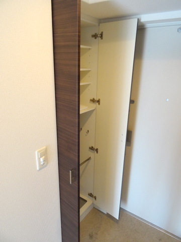 エステムコート難波ウエストサイド４ザ・フォースの収納|★シューズボックス★