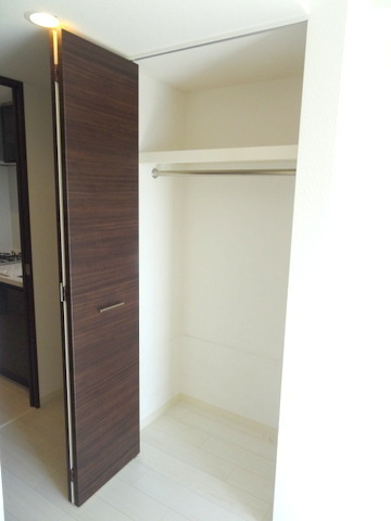 エステムコート難波ウエストサイド４ザ・フォースの収納|★クローゼットも大き目★