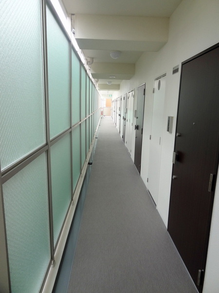 エステムコート難波ウエストサイド４ザ・フォースのエントランス|★明るい共益部分★