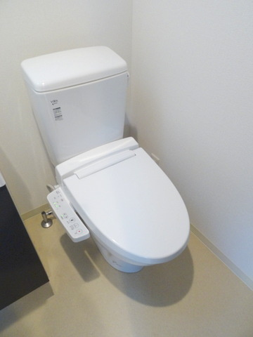 エステムコート難波ウエストサイド４ザ・フォースのトイレ|★ウォシュレット★