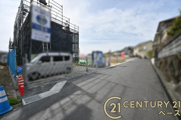 リーブルガーデン矢田町 １号棟 ／新築一戸建の前面道路含む現地写真|■現地撮影写真■前面道路は広々６ｍ！お車の出し入れもラクラクです！