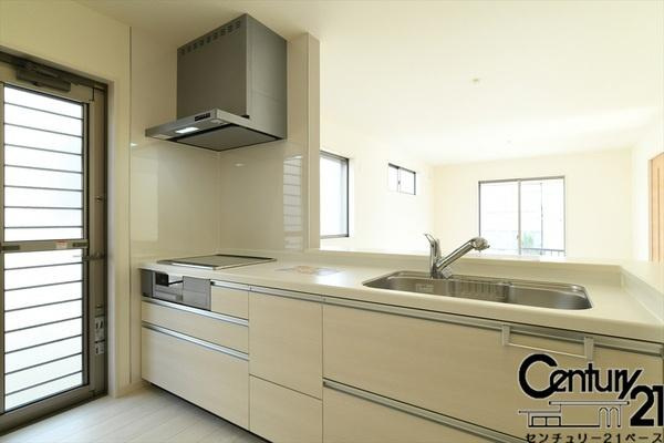 リーブルガーデン矢田町 １号棟 ／新築一戸建の内観：施工例|■家族とのコミュニケーションがとりやすい人気のカウンターキッチン！■