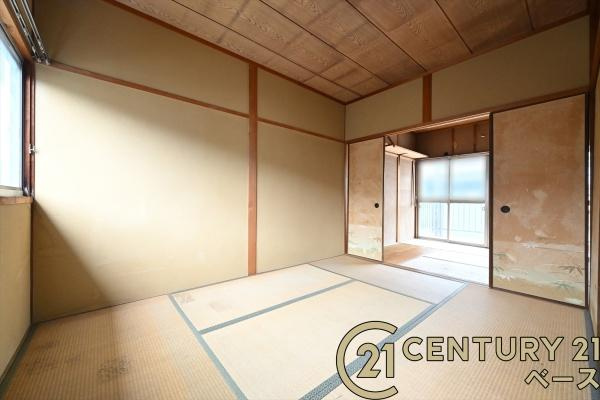 葛城市長尾　一戸建の和室|■現地撮影写真■広々続き間の和室です！

