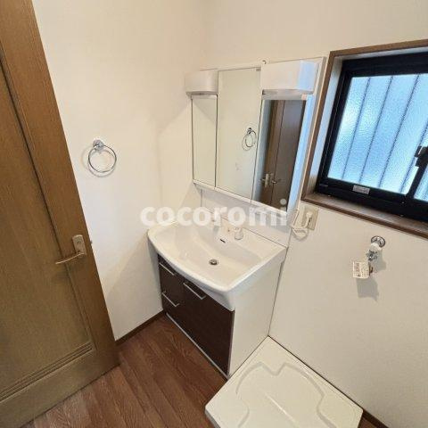 高柳5丁目戸建の洗面所