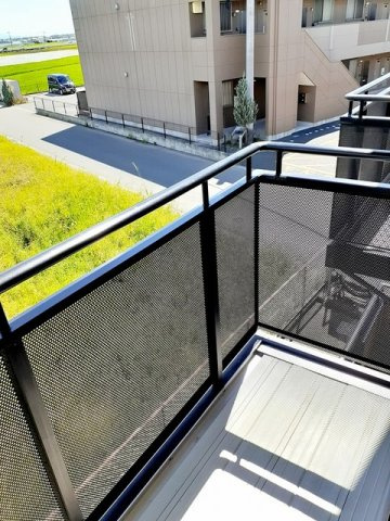ボンヌ・シャンス二番館のバルコニー