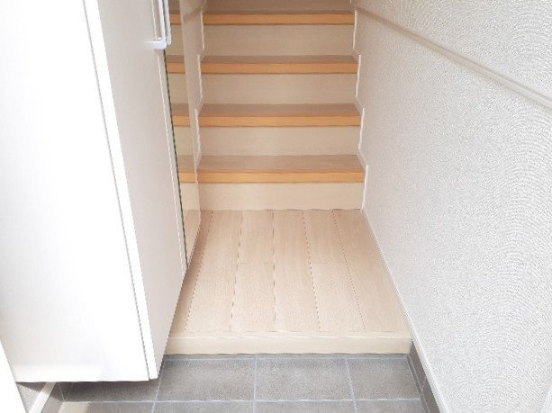 ルピナス明野の玄関