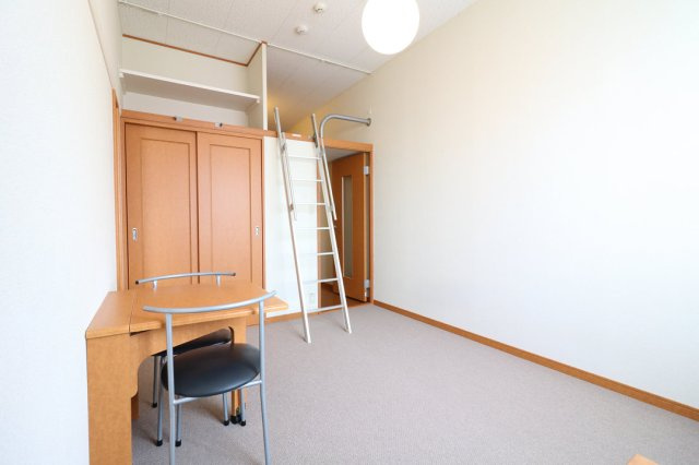 レオパレス新堀の寝室