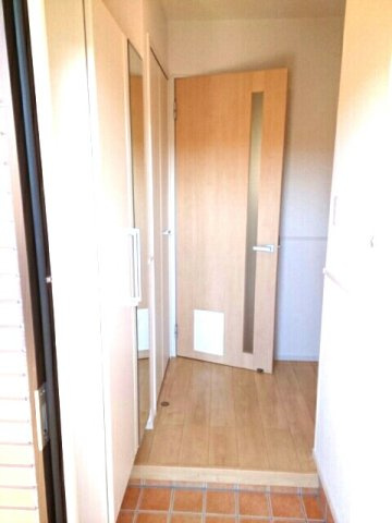 ヴィラージュ平井の玄関