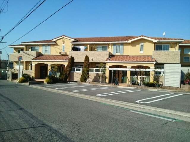 カーサ・フローレスの駐車場