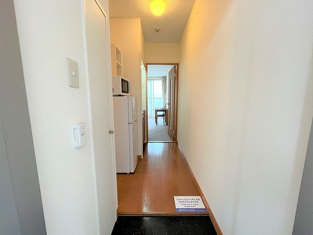 レオパレススカーレットの玄関