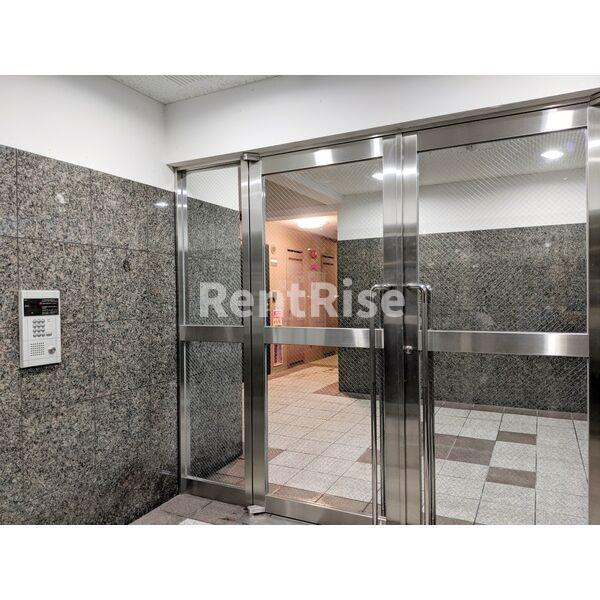 メゾンボー隅田のエントランス