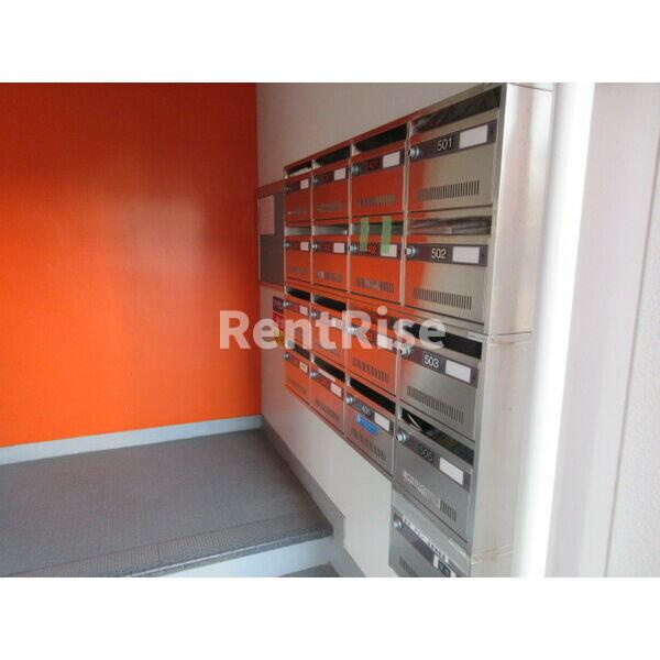 イミソーレ岩倉のエントランス