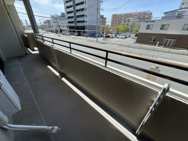 【バルコニー】 | アムール和白駅☆仲介手数料無料☆ | バルコニーから眺める景色が、日々の疲れを癒やしてくれます。