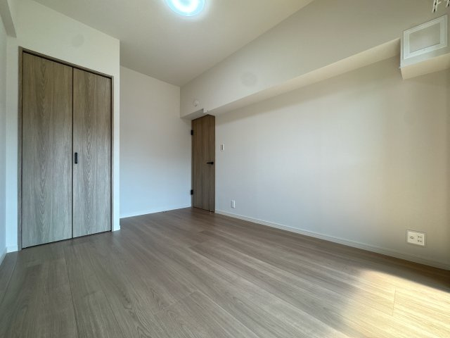 【洋室】 | アムール和白駅☆仲介手数料無料☆ | 【リノベーション済み】陽だまりに包まれる、和白エリアの上質な暮らし。