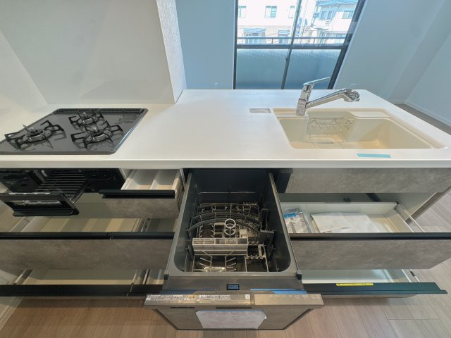 【その他】 | アムール和白駅☆仲介手数料無料☆ | 【新品交換済】お料理が楽しくなる最新システムキッチン。収納力も抜群です。