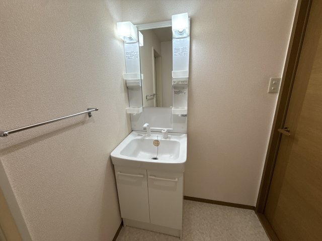 たつの市龍野町中村のハイツの洗面所