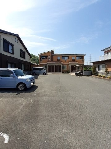 サンフェース潮音の駐車場