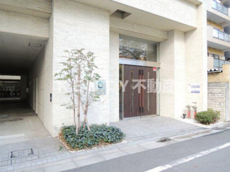 【エントランス】 | 建物の内部です