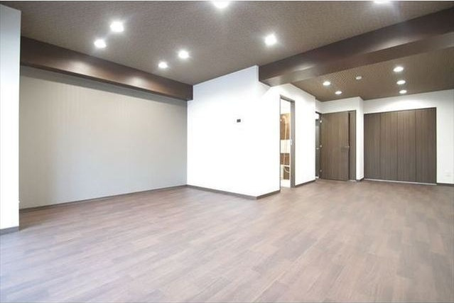 レジデンス1870の居間・リビング