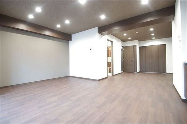 レジデンス1870の居間・リビング