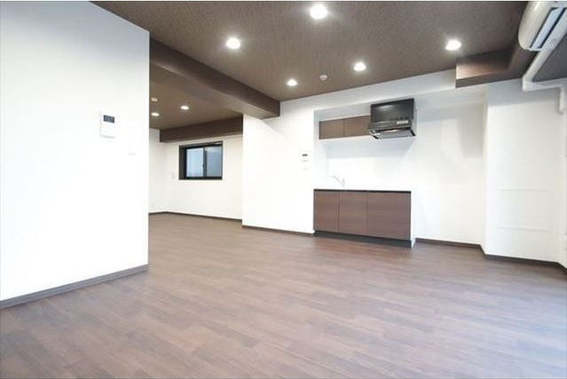 レジデンス1870の居間・リビング