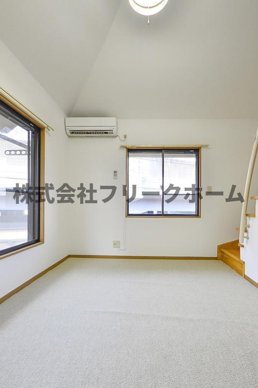 武蔵野市吉祥寺南町２丁目のアパートの洋室