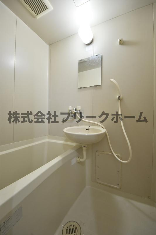 武蔵野市吉祥寺南町２丁目のアパートの浴室