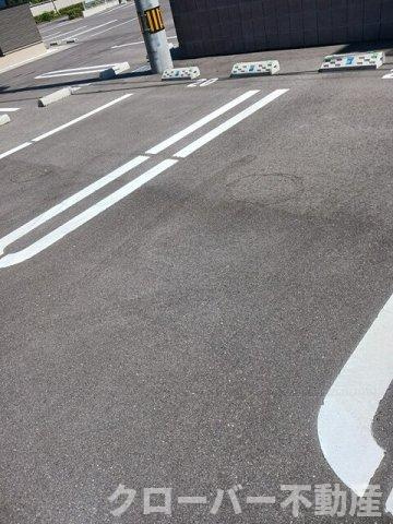 ザ・ビレッジグリーン宇多津Ⅲの駐車場