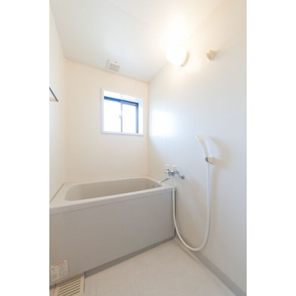 クラージュ城南の浴室