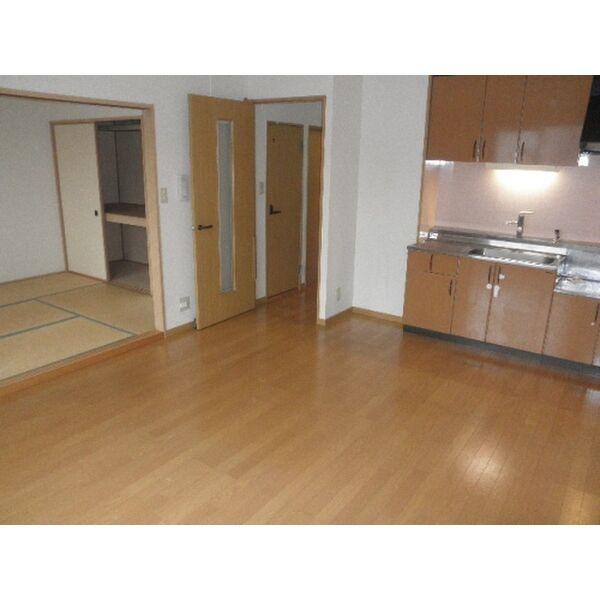 クラージュ城南の居間・リビング