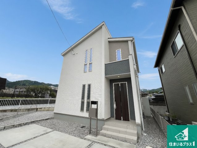 ★29(土)30(日)現地見学可能！★湖南市三雲　全2邸の外観|安心の10年保証！外観を美しく保ち、雨水で汚れを落とします！気になることがありましたら、お気軽にお問い合わせください！