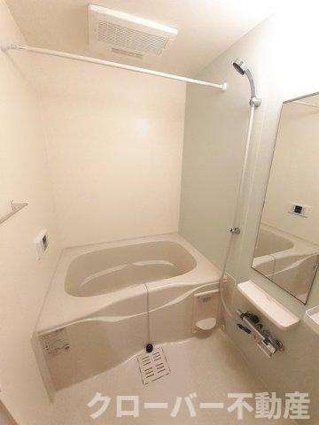 ルーベル柞原の浴室