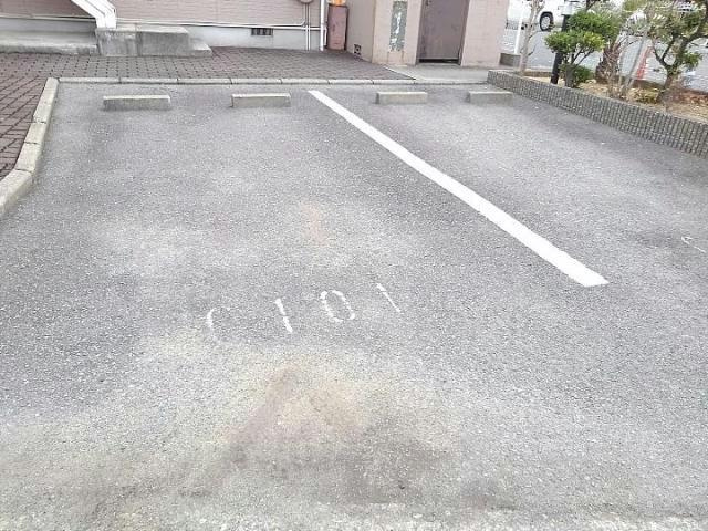 エンジェルコーポラスCの駐車場