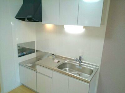 【キッチン】 | プラシード | コンパクトなキッチンで掃除もラクラク