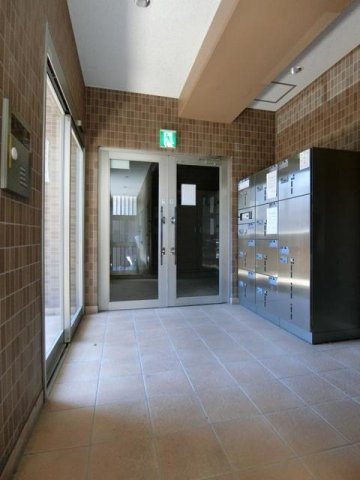 【エントランス】 | オータム　アベニュー | 清潔なエントランスです