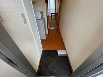 【玄関】 | レオパレスグランディⅡ | 明るい玄関です