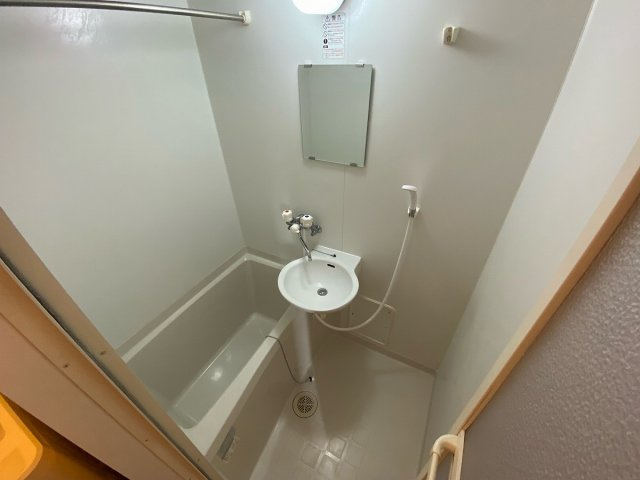 【浴室】 | レオパレスグランディⅡ | 落ち着いた空間のお風呂です