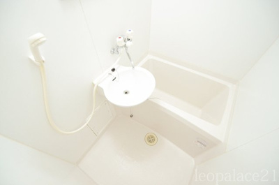 【浴室】 | レオパレスシード上堂Ⅰ | コンパクトで使いやすいお風呂です