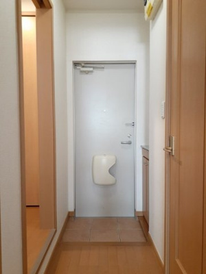 【玄関】 | パークストリート１ | 明るい玄関です